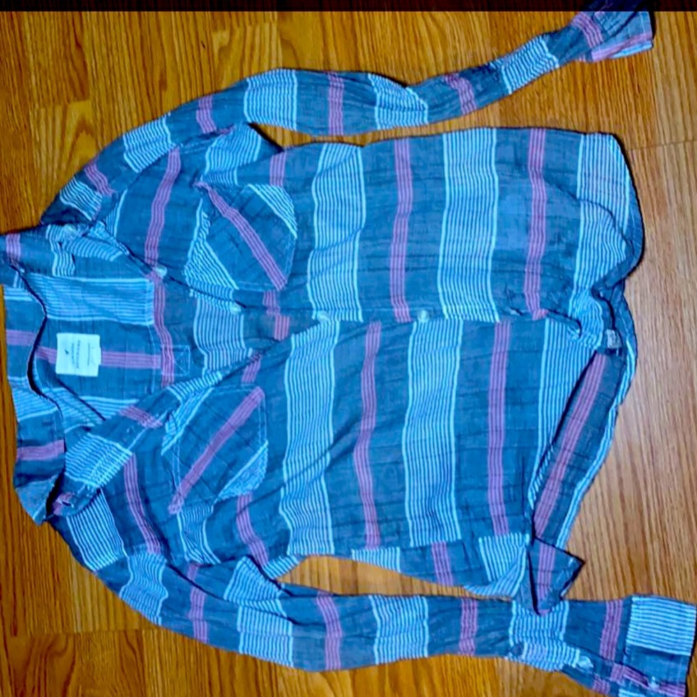 American eagle flannel button down super cute